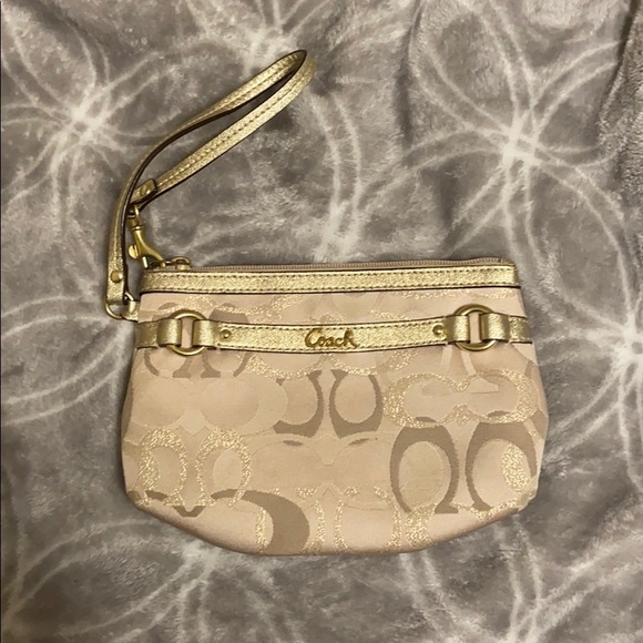 Coach Handbags - Coach Wristlet